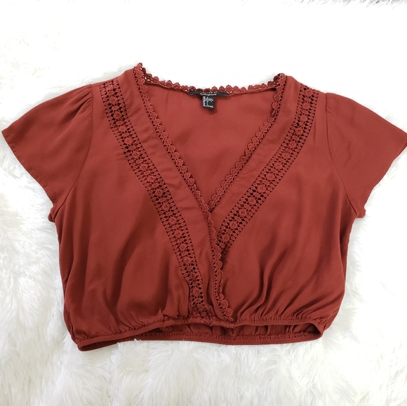 Forever 21 Tops - (GIFTED) Forever 21 Crop Top with Lace Trim